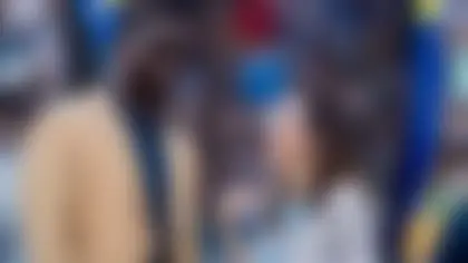 روجاس، در عکس با رانینگ‌بک تالار مشاهیر لادینیان تاملینسون، هدایت چندین بخش در سازمان را بر عهده دارد، از جمله برنامه فارغ‌التحصیلان. (عکس از جنیفر روجاس)