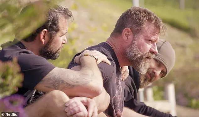 این مستند که در سال ۲۰۲۴ منتشر شد، In Waves and War، پس از اضافه شدن به نتفلیکس در این هفته (۳ نوامبر) بازخوردهای سرشار از تمجید دریافت کرده است.