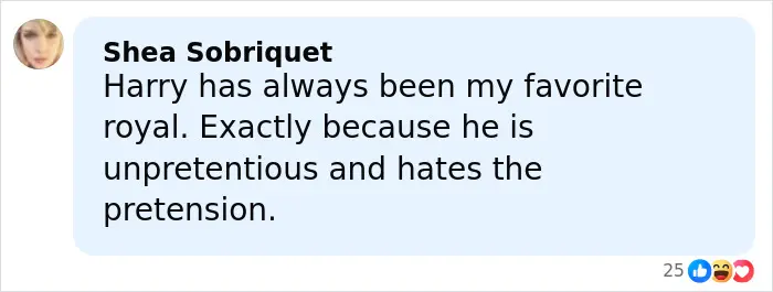 نظری از شیا سوبری‌کی درباره بی‌تکلف بودن پرنس هری و اینکه او عضو محبوبش در خانواده سلطنتی است، در یک حباب چت آبی روشن.