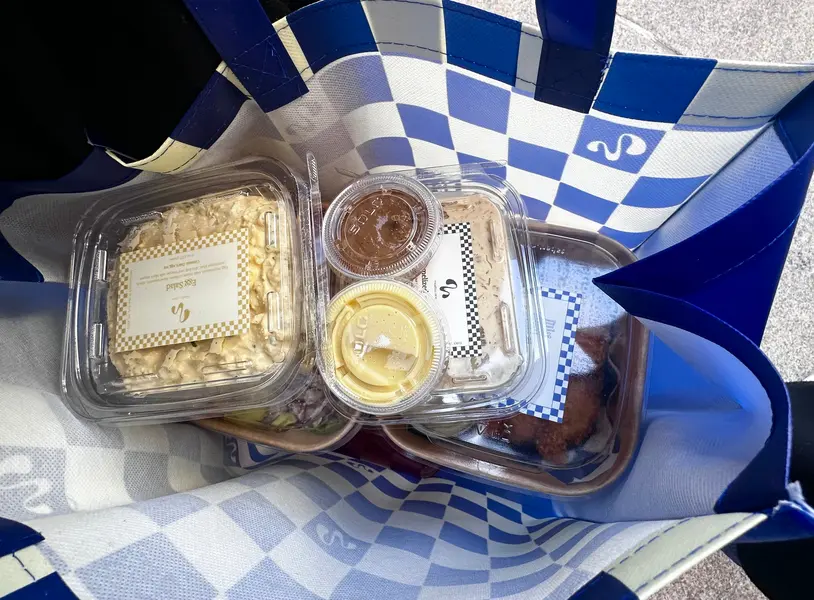 کیسهای از کالاهای میدو لین