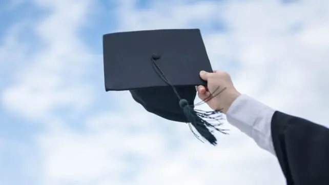 آینشتاین کوچک بلژیک دکترای فیزیک کوانتومی را در سن ۱۵ سالگی دریافت کرد