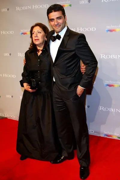 اوسکار آیزاک در پس‌مهمانی «رابین هود» در هتل مجستیک در طول ۶۳مین جشنواره بین‌المللی فیلم کن در تاریخ ۱۲ مه ۲۰۱۰ حضور داشت