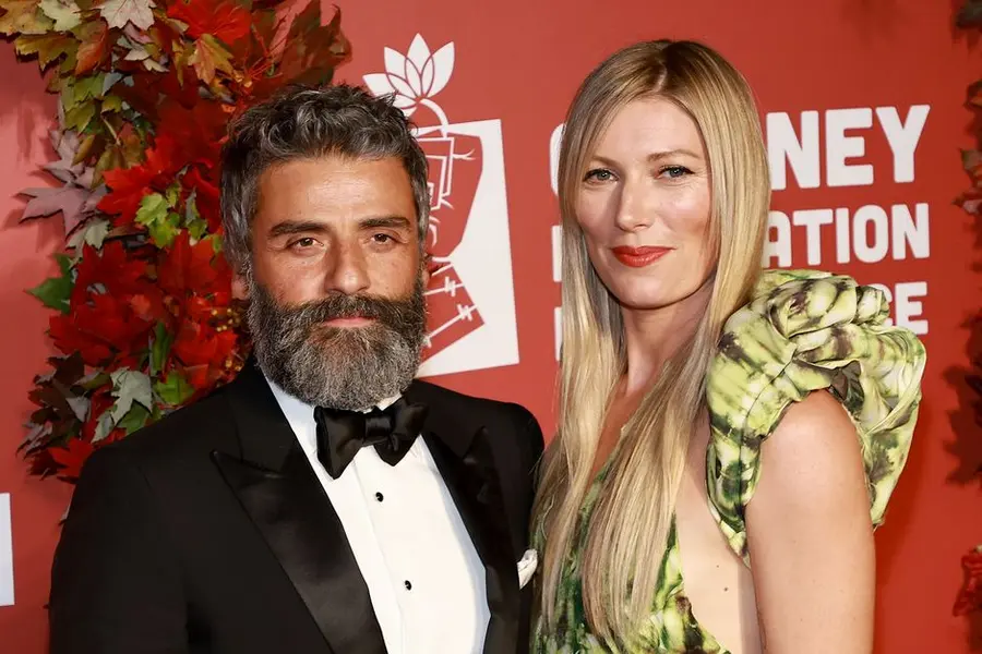 اوسکار آیزاک و الویرا لیند در مراسم آغازین جوایز Albie از بنیاد کلونی برای عدالت در کتابخانه عمومی نیویورک در تاریخ ۲۹ سپتامبر ۲۰۲۲ در نیویورک سیتی حضور داشتند