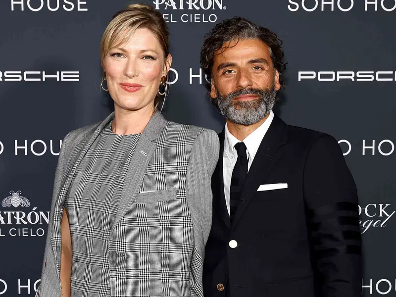 الیورا لیند و اوسکار آیزاک در جوایز Soho House در سال ۲۰۲۳.