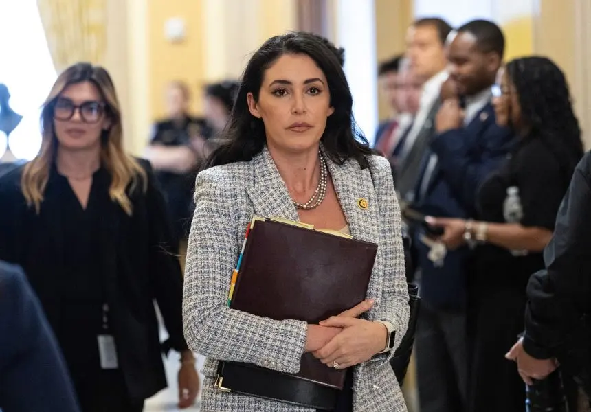 نماینده آنا پائولینا لونا در کاپیتول ایالات متحده در واشنگتن دی.سی. در تاریخ ۲ سپتامبر ۲۰۲۵.