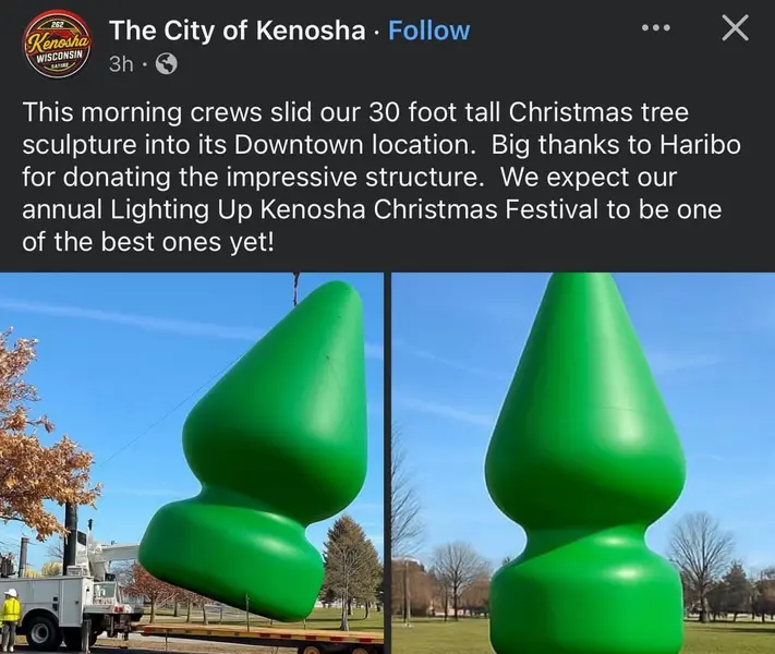 کِناشا نصب مجسمه درخت کریسمس ۳۰ فوتی که توسط Haribo اهدا شده، برای جشن «روشنایی کِناشا» را اعلام کرد