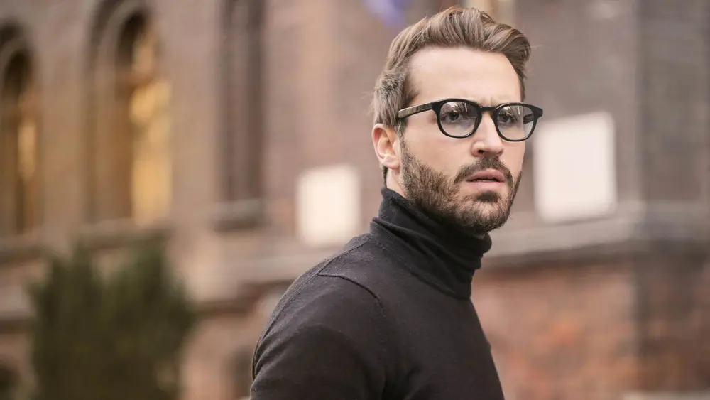 مردی که در کودکی لوس شده است