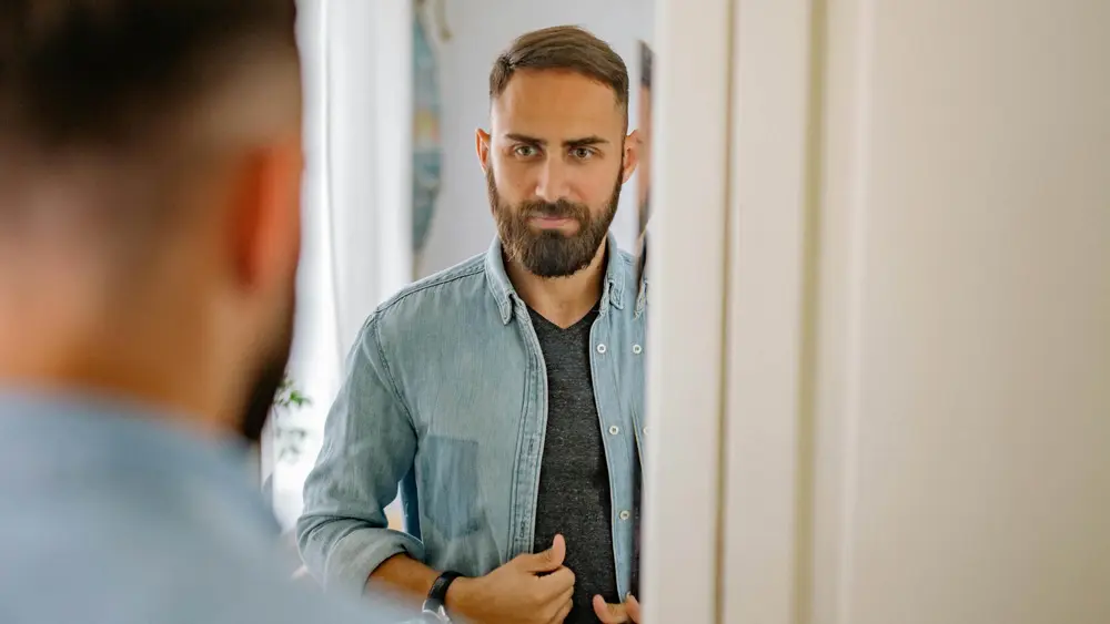 مردی با ناامنی شخصی